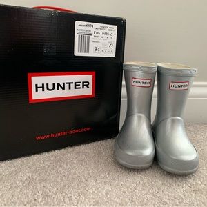 Hunter Rain Boots in Silver metallic for girls size 6